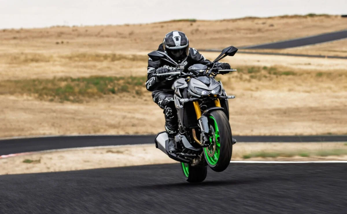 Kawasaki Z1100 2026 La Naked Más Esperada Llega en Dos Versiones Distintas