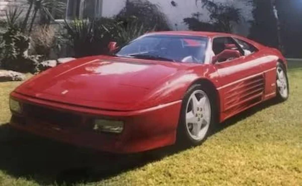 MDP Carlos Menem Ferrari 348 TB 2 La Ferrari 348 TB: Un Ícono de Velocidad y Controversia en la Argentina de los 90