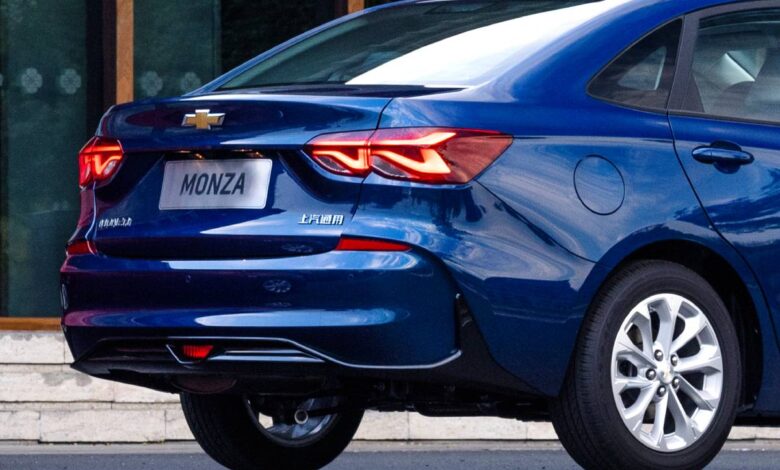 Chevrolet Cruze: El Regreso de un Sedán Clásico en Terrenos Globales MDP Chevrolet Monza teaser cola Chevrolet Cruze: El Regreso de un Sedán Clásico en Terrenos Globales