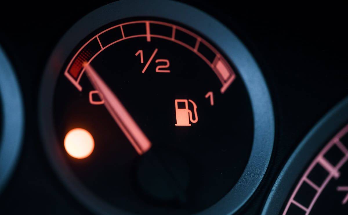 MDP Conducir poco combustible 3 Los Autos Más Eficientes en Consumo de Combustible: Conoce las Opciones Que Cuidan Tu Bolsillo y el Medio Ambiente