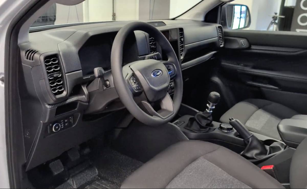 MDP Ford Ranger Cabina Simple interior 1 1 Ford Ranger Cabina Simple: La Nueva Era de Eficiencia y Funcionalidad
