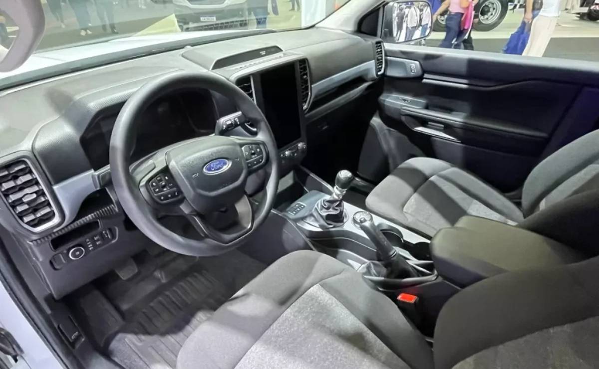 MDP Ford Ranger cabina simple interior 1 La Nueva Ford Ranger XL Cabina Simple Llega a Brasil para Desafiar a las Gigantes del Mercado