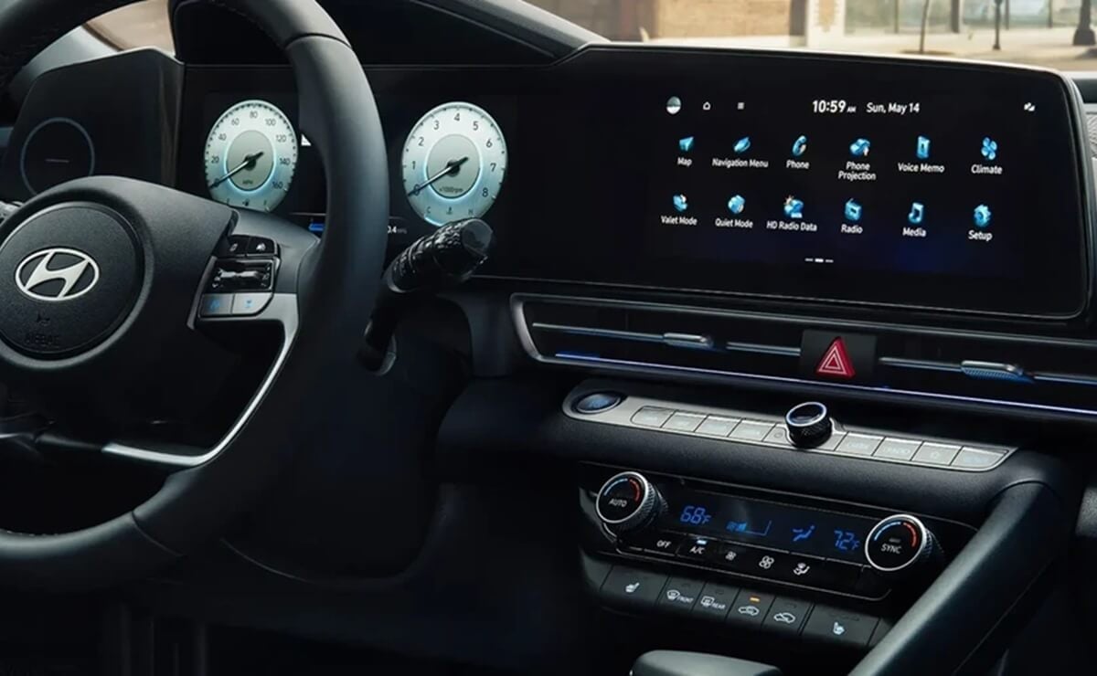 MDP Hyundai Elantra Hibrido 2026 por dentro Hyundai desafía el mercado con su nuevo sedán híbrido: ¿podrá competir con el Toyota Corolla y el Nissan Sentra?
