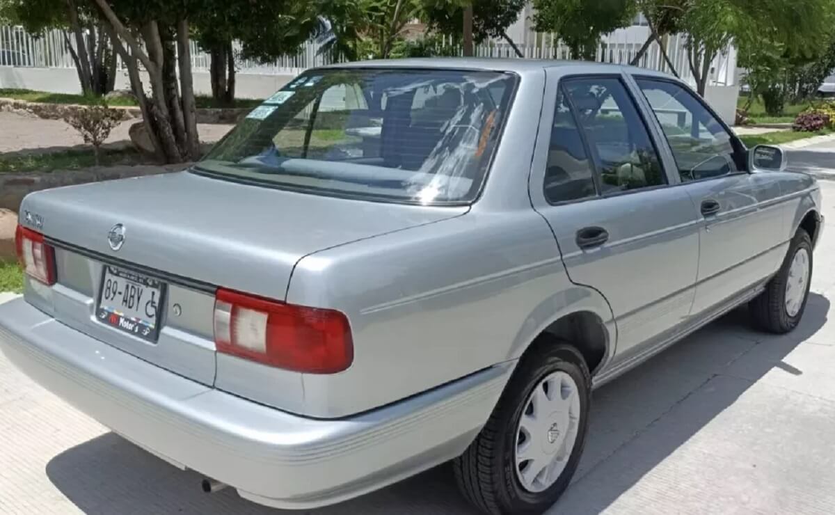 MDP Nissan Tsuru en el pasado El Regreso del Nissan Tsuru: Una Evolución Futurista para un Ícono del Pasado