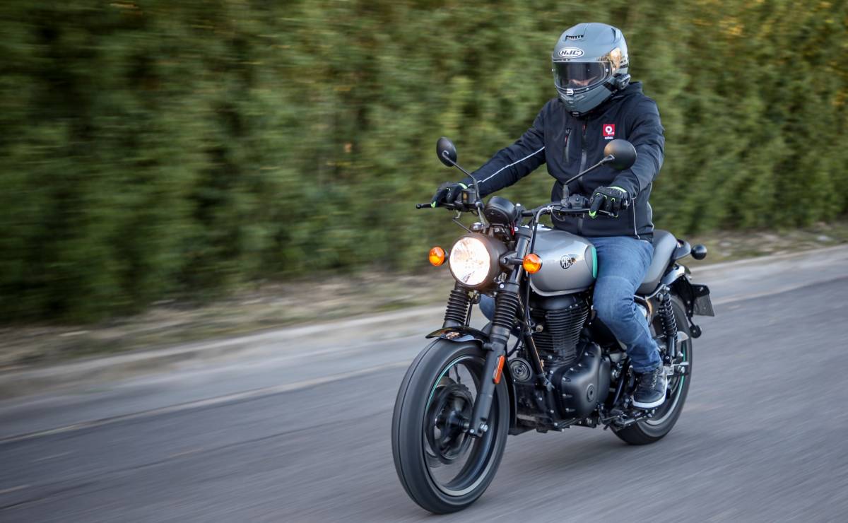 MDP Royal Enfield Hunter 350 HNTR movimiento La Royal Enfield Hunter 350: ¿La moto más esperada del año en Argentina?