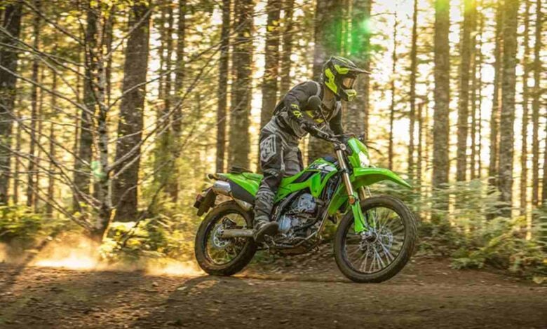 Kawasaki KLX 300 vs Honda XR 300 Tornado: La Batalla en el Mundo On-Off MDP kawasaki klx 300 precio julio Kawasaki KLX 300 vs Honda XR 300 Tornado: La Batalla en el Mundo On-Off