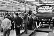 MDP merecedes benz Mercedes-Benz Wörth celebra seis décadas de innovación y excelencia en la fabricación de camiones