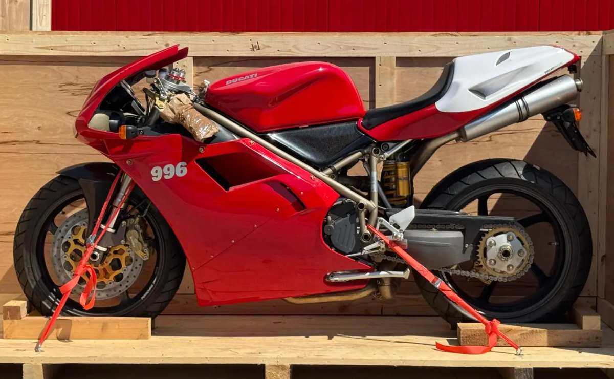 MDP moto ducati 996 sps 1 Ducati 996 SPS 1999: La Superbike Sellada en el Tiempo que Revoluciona el Mercado