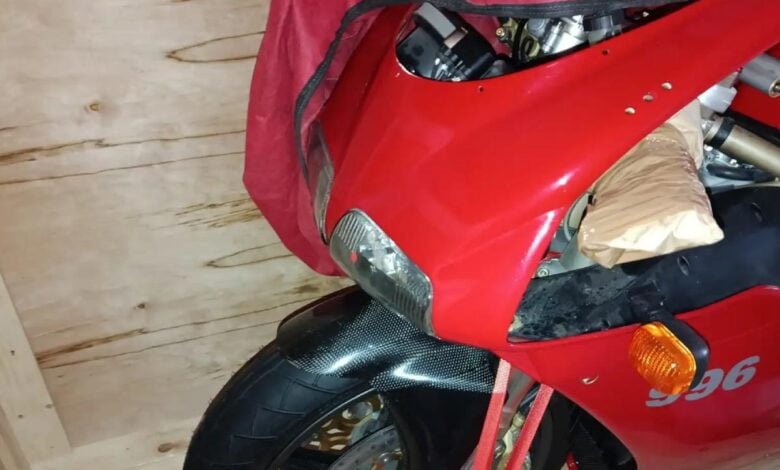 Ducati 996 SPS 1999: La Superbike Sellada en el Tiempo que Revoluciona el Mercado MDP moto ducati 996 sps Ducati 996 SPS 1999: La Superbike Sellada en el Tiempo que Revoluciona el Mercado