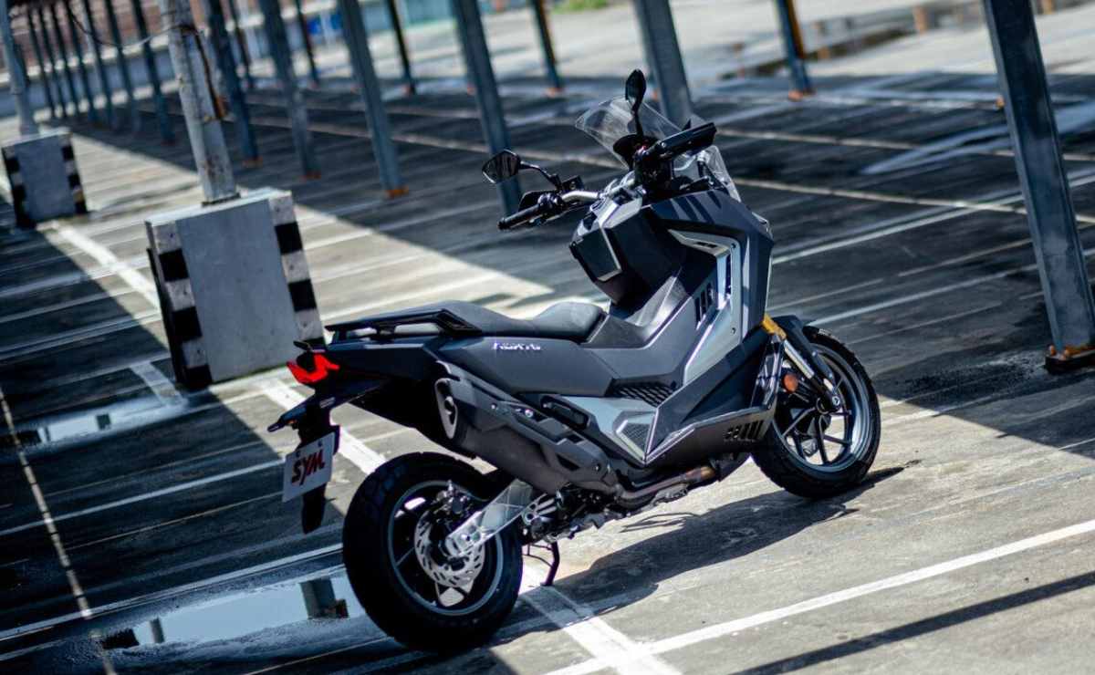 MDP moto sym adxtg 400 3 SYM ADXTG 400: La Revolución del Scooter Urbano con Alma de Aventurero