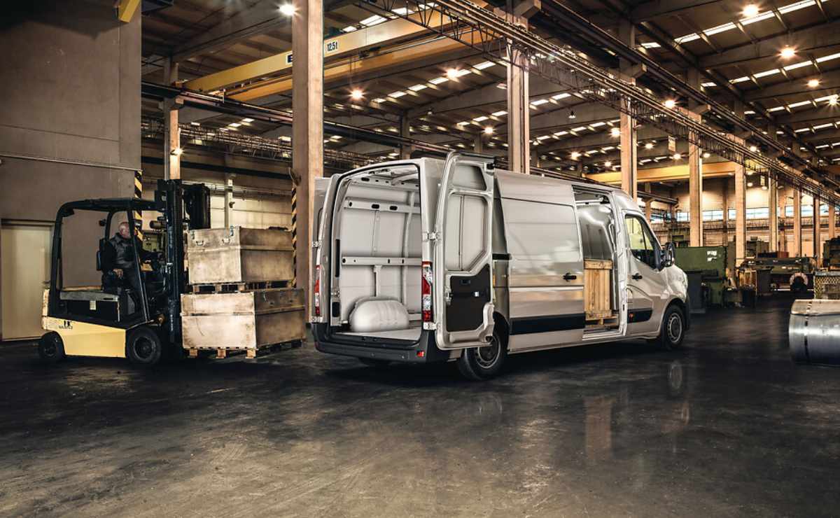 MDP renault master 2025 1 Renault Master 2025: La Revolución en Vehículos Comerciales Livianos