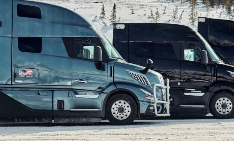 MDP volvo vnl 1 Volvo VNL: El gigante del transporte que desafía las heladas de Alaska