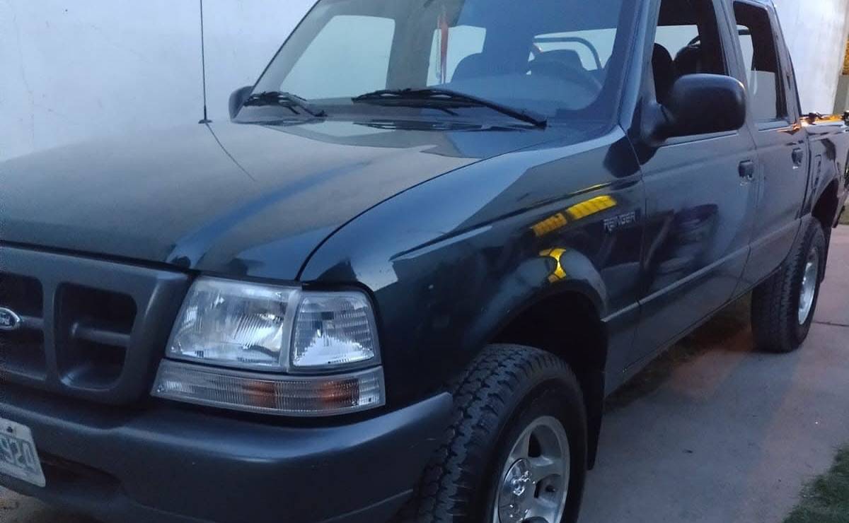 Ford Ranger: Tres Décadas Impulsando la Evolución de las Pick-Ups Medianas MDP Ford Ranger 2004 frente Ford Ranger: Tres Décadas Impulsando la Evolución de las Pick-Ups Medianas