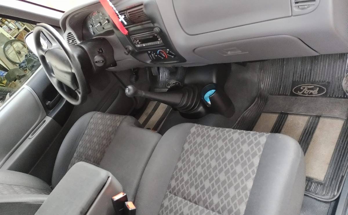 Ford Ranger: Tres Décadas Impulsando la Evolución de las Pick-Ups Medianas MDP Ford Ranger 2004 interior Ford Ranger: Tres Décadas Impulsando la Evolución de las Pick-Ups Medianas