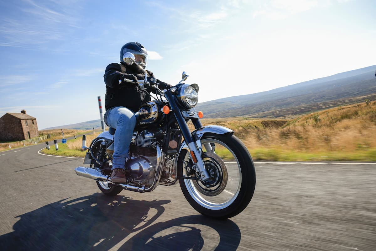 MDP RoyalEnfield Classic650 HARTSIDE action jc 2013 1 Royal Enfield Classic 650: La Retro Moderna que Acelera Hacia Argentina