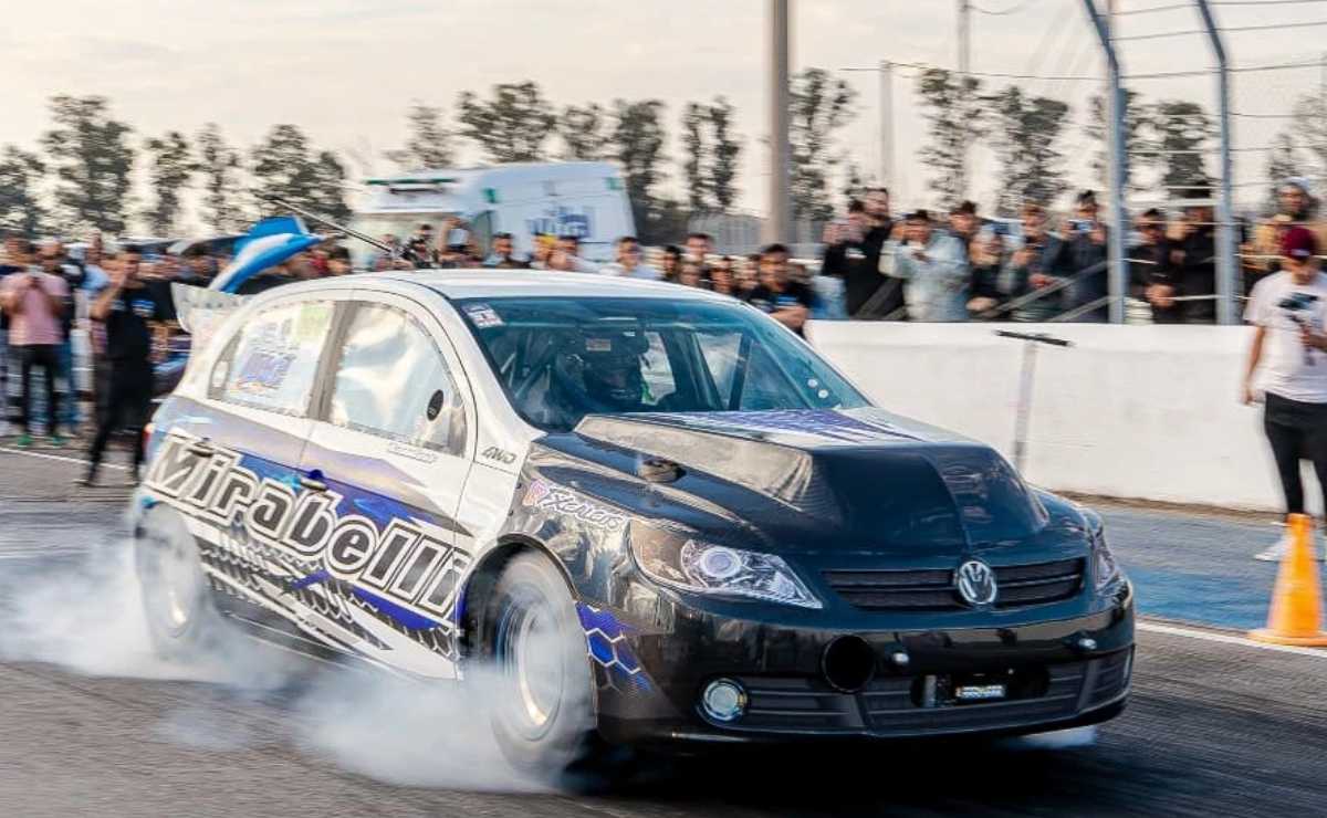 MDP auto cuarto de milla 1 Las Carreras de Cuarto de Milla: La Fascinación por la Velocidad en Línea Recta