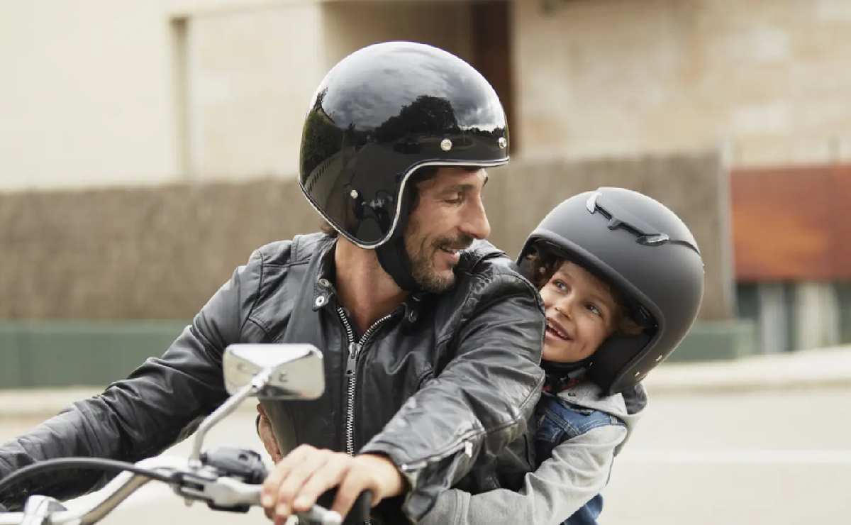 MDP casco moto menores 2 El Impactante Riesgo de los Niños Sin Casco en Motos: ¿Por Qué No lo Usan en Argentina?