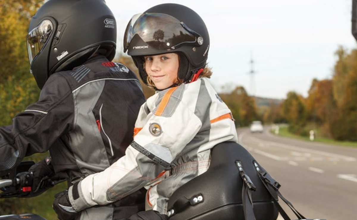 MDP casco moto menores El Impactante Riesgo de los Niños Sin Casco en Motos: ¿Por Qué No lo Usan en Argentina?
