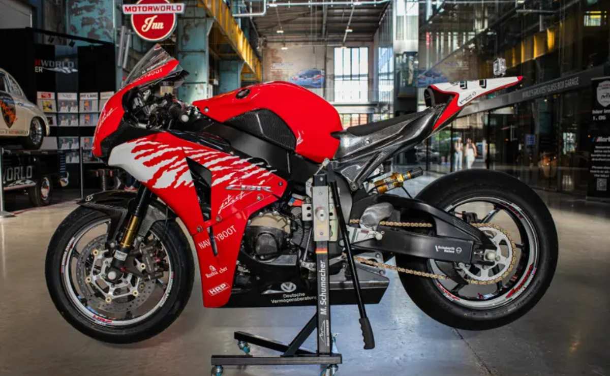 MDP honda cbr 1000 rr fireblade michael schumacher 4 La Honda CBR1000RR Fireblade de Michael Schumacher: Una Joyita Subastada