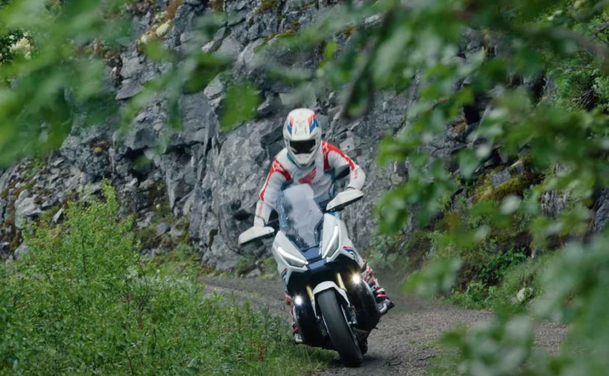 MDP honda x adv mini africa twin 2 Honda X-ADV 2026: La Crossover que Revoluciona con su Nueva Edición Tricolor