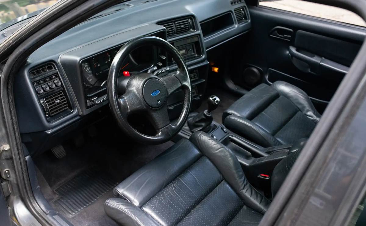 MDP interior ford sierra cosworth El Ford Sierra RS Cosworth: Un Icono del Rally que Seduce desde el Reino Unido