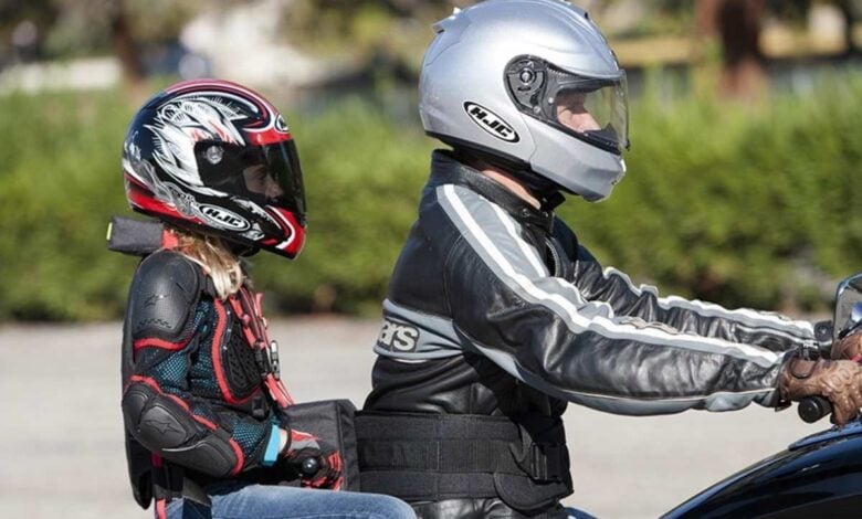El Impactante Riesgo de los Niños Sin Casco en Motos: ¿Por Qué No lo Usan en Argentina? MDP moto casco menores El Impactante Riesgo de los Niños Sin Casco en Motos: ¿Por Qué No lo Usan en Argentina?