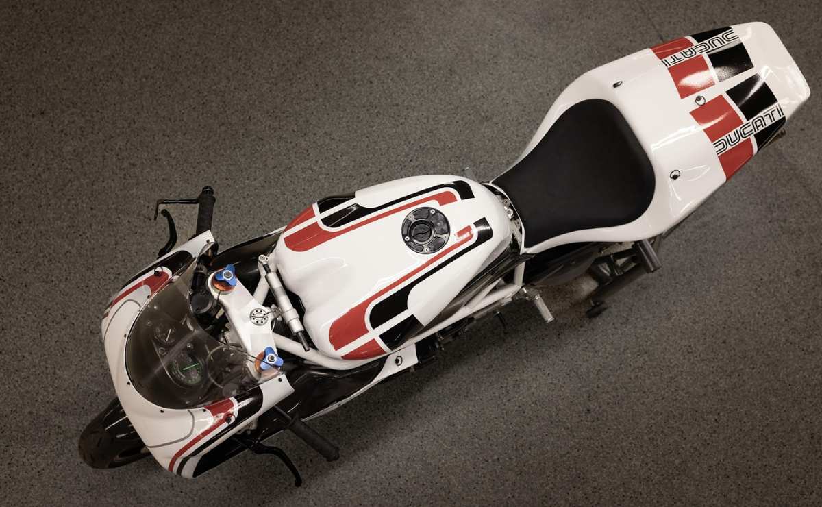 MDP moto ducati 748 2 Ducati 748: La Transformación Radical que Redefine el Arte de la Personalización