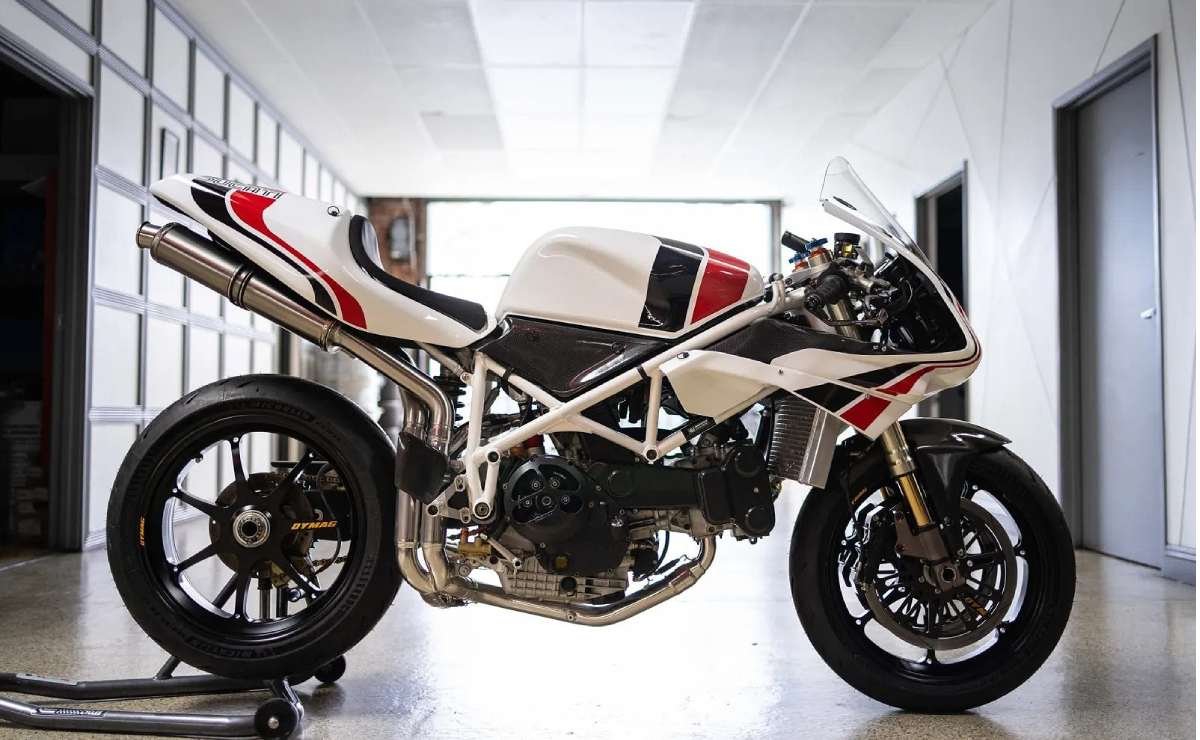 MDP moto ducati 748 Ducati 748: La Transformación Radical que Redefine el Arte de la Personalización