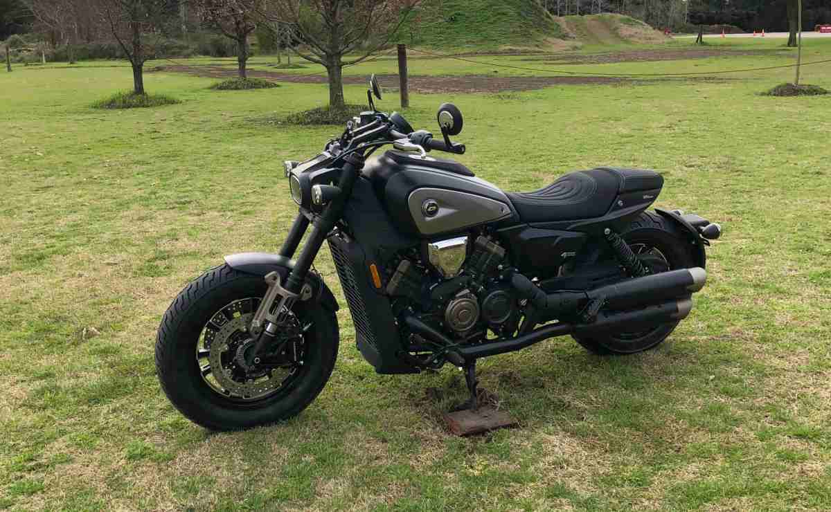 MDP moto qjmotor srv 600 v QJMotor SRV 600 V: La Nueva Competencia en el Segmento Custom V4