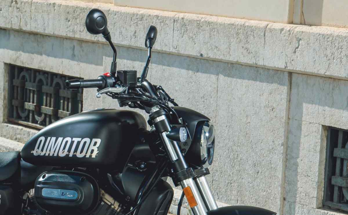 MDP qjmotor srv 300 adelanto QJMotor SRV 300: La Nueva Contendiente en el Mundo Neo-Retro