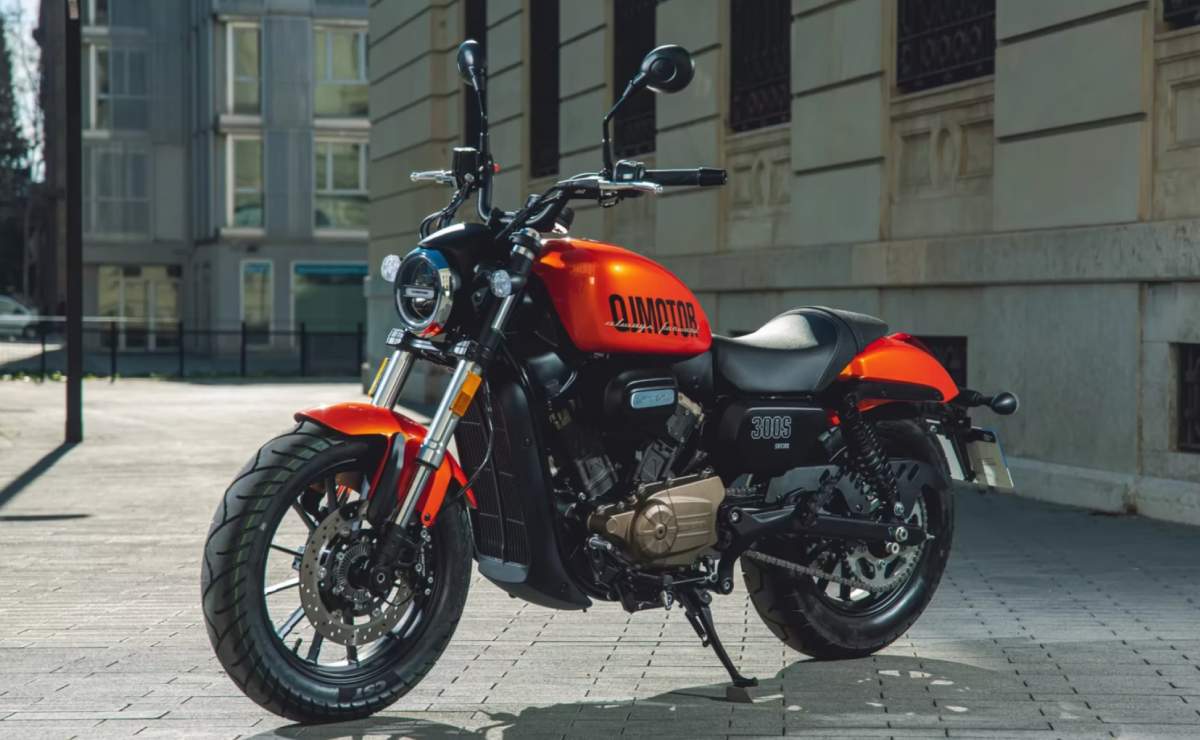 MDP qjmotor srv 300 moto lanzamiento QJMotor SRV 300: La Nueva Contendiente en el Mundo Neo-Retro