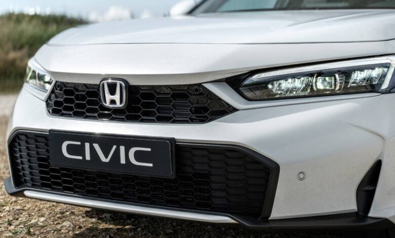MDP Honda Civic 2026 teaser 1 Honda Civic e:HEV 2026: La Evolución del Clásico que Mantiene su Esencia