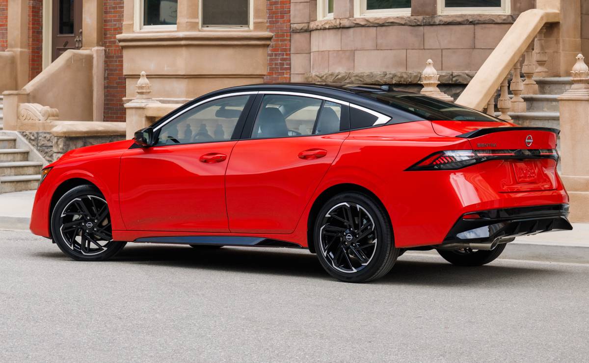 MDP Nuevo Nissan Sentra trasera La Llegada del Nuevo Nissan Sentra: Innovación y Tradición sobre Ruedas