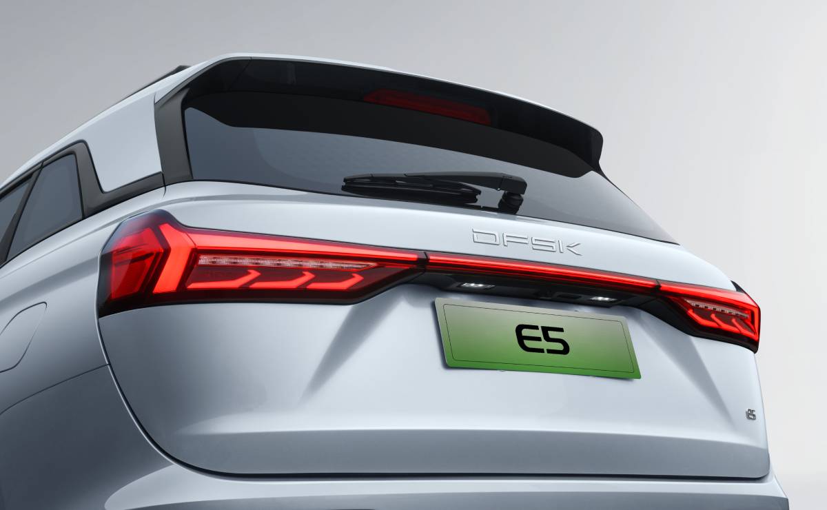 MDP SUV DFSK E5 trasera ¿Está el DFSK E5 Listo para Revolucionar el Mercado de SUV Híbridos Enchufables?