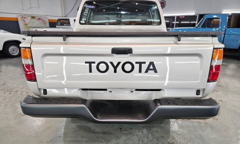 La Toyota Hilux Revive: Transformación Integral de una Leyenda MDP Toyota Hilux DLX cola La Toyota Hilux Revive: Transformación Integral de una Leyenda