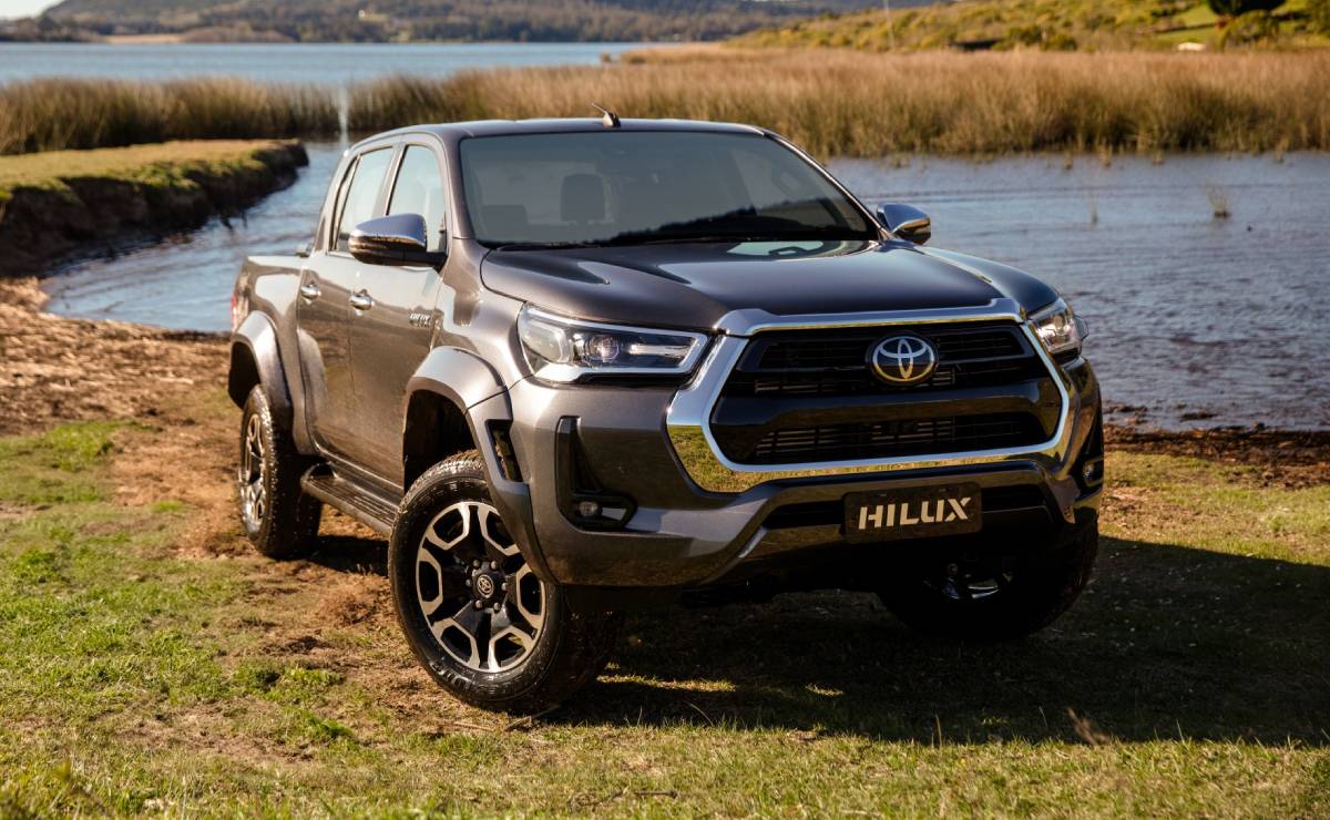 MDP Toyota Hilux modelo mas vendido abril Claudio 'Pachi' Martínez y su Pasión por los Motores: Un Viaje de Anécdotas y Vehículos de Ensueño