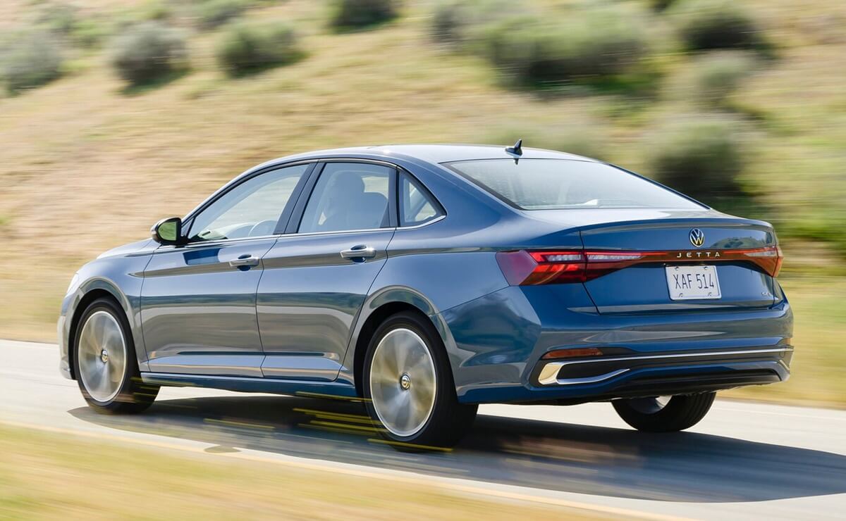 MDP Volkswagen Jetta 2026 perfil ¿El renacimiento del sedán mediano? Volkswagen apuesta fuerte con la nueva generación del Jetta
