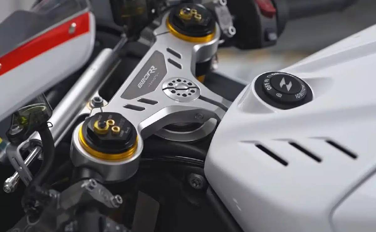 MDP moto deportiva zxmoto 820rr 2 ZXMoto 820RR: La Nueva Joya Deportiva que Revoluciona el Mercado
