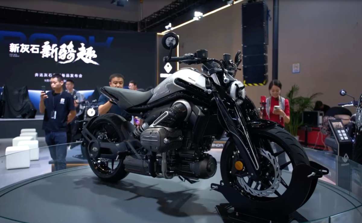 MDP moto naked benda p51 concept La Moto Naked Híbrida de 250 cc que Promete Revolucionar el Mercado en 2026