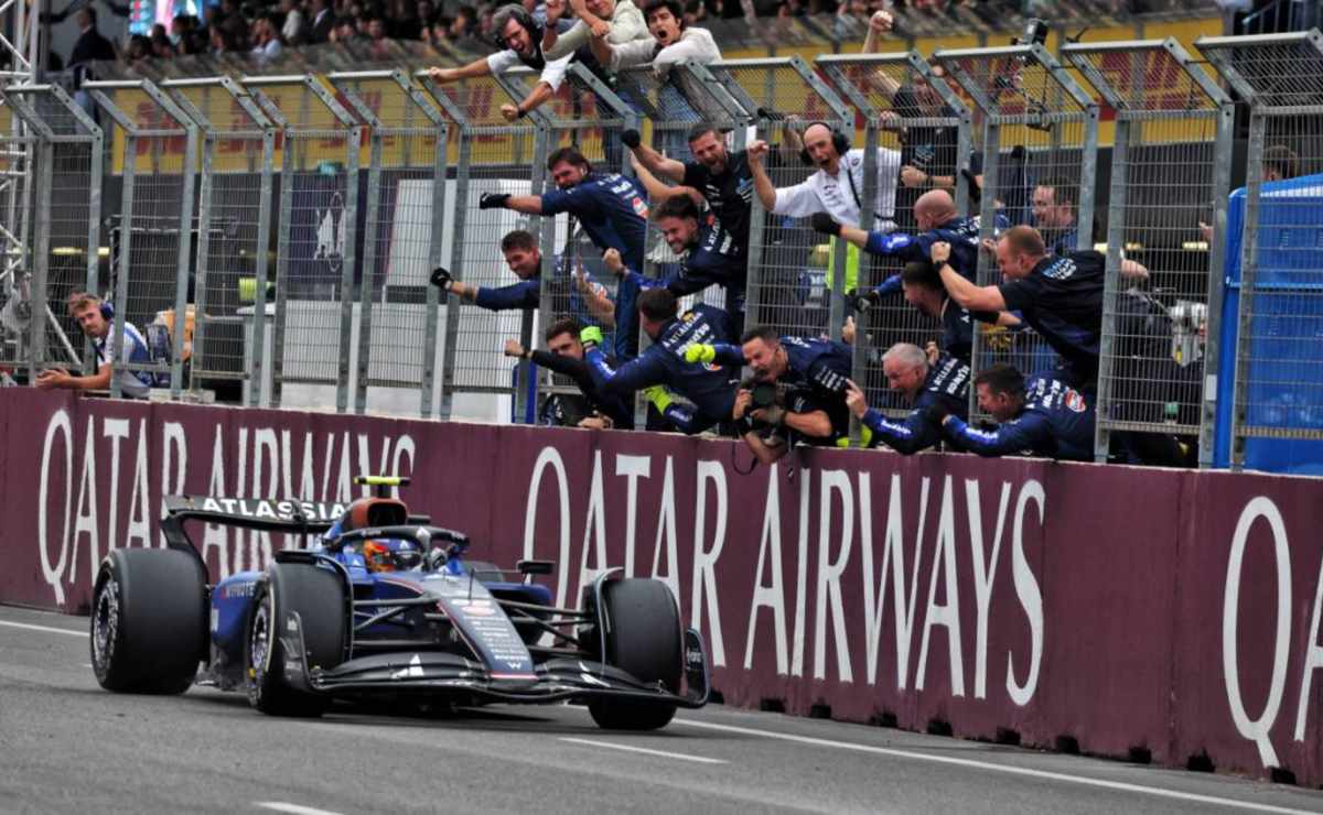 MDP sainz gp azerbaiyan f1 Carlos Sainz se Une al Selecto Club de Ganadores en McLaren, Ferrari y Williams: ¿Qué Significa para la F1?