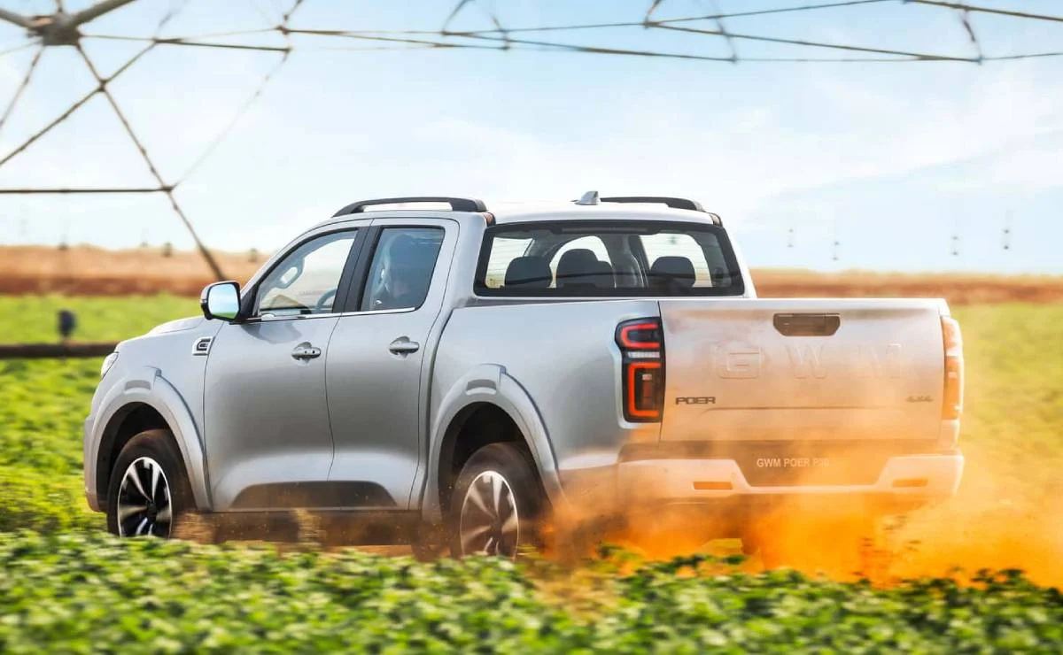 MDP toyotoa hilux srx vs gwm poer p30 1 La GWM Poer P30 desafía el trono de la Toyota Hilux: ¿Será la nueva favorita del mercado?