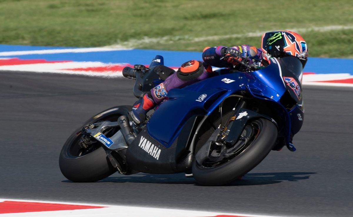 MDP yamaha v4 motogp 1 ¿Valentino Rossi regresa a MotoGP con la Yamaha M1 V4 en 2027?