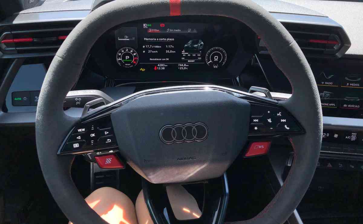 MDP Audi RS3 3 Audi RS3: La Obra Maestra de la Ingeniería Alemana Que Revoluciona el Segmento