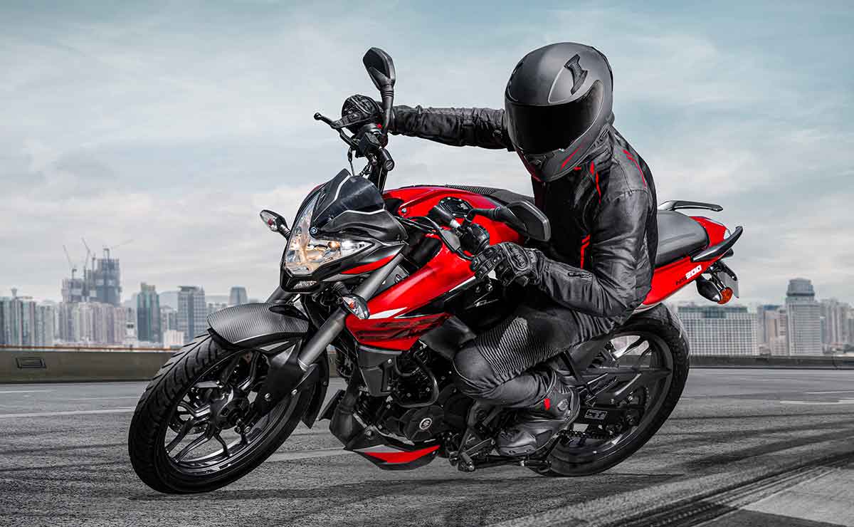 MDP Bajaj Rouser NS200 accion Bajaj Rouser N250 UG: ¿El futuro de las motocicletas urbanas en Argentina?