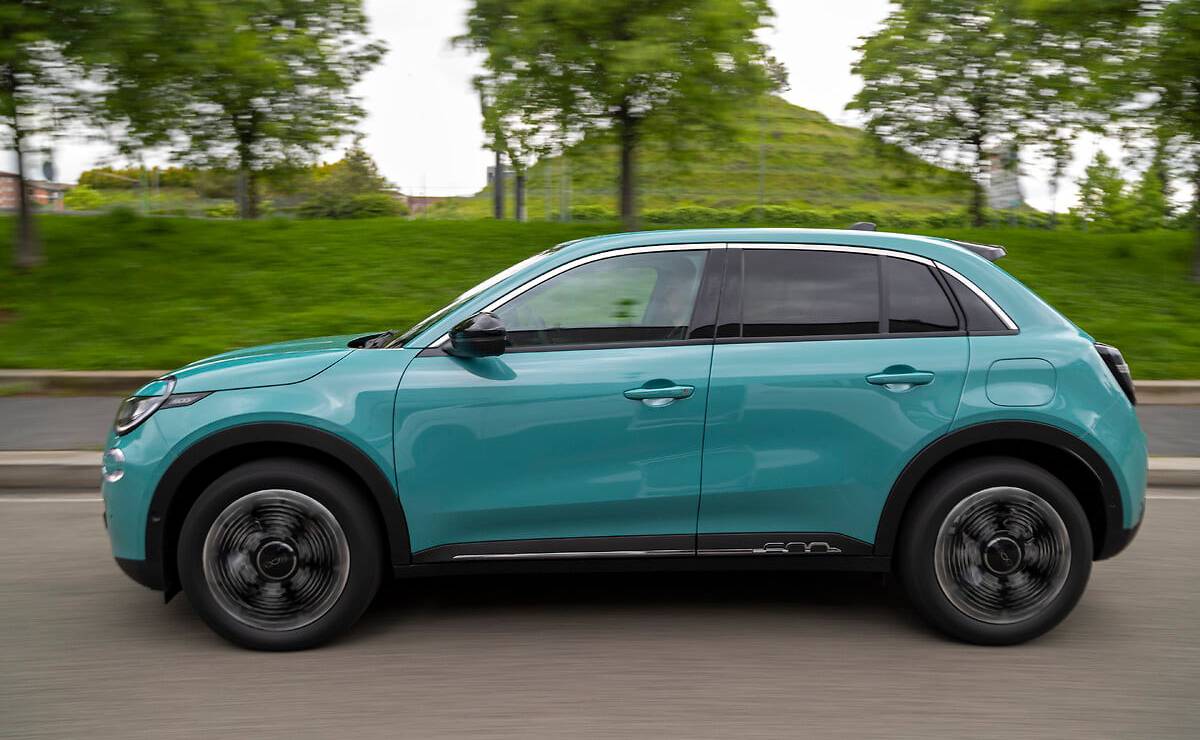 Imagen del nuevo Fiat 600 en acción