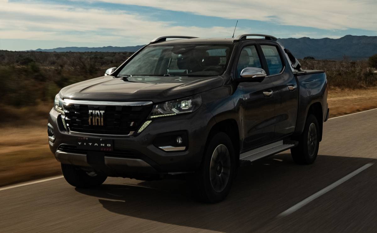 Fiat Reafirma su Liderazgo con una Gama Completa de Pick Ups para Cada Necesidad MDP Fiat Titano lanzamiento accion Fiat Reafirma su Liderazgo con una Gama Completa de Pick Ups para Cada Necesidad