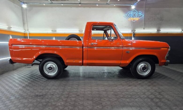MDP Ford F 100 1980 perfil Ford F-100 1980: Renacimiento de un Clásico en Naranja Estival