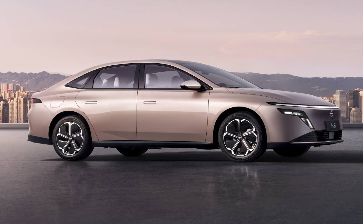 MDP Nissan N6 frente Nissan Re:Nissan: La Revolución en el Mundo Automotriz que Llega desde China