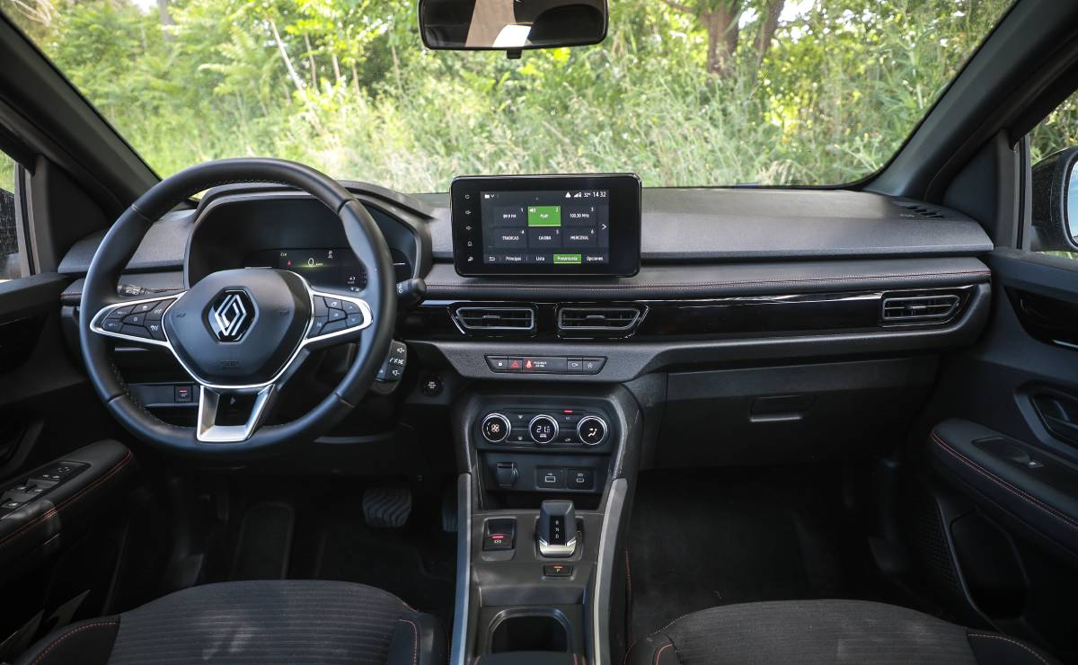 MDP Prueba Renault Kardian interior Renault Kardian vs Peugeot 2008: ¿Cuál liderará el mercado de SUV compactos?