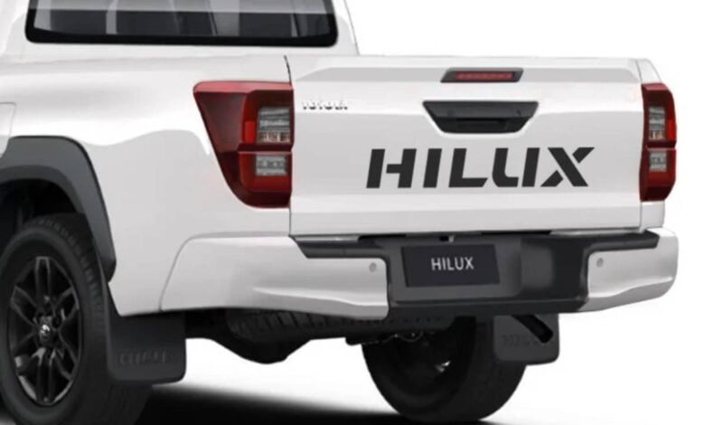 MDP Toyota Hilux 2026 teaser La Esperada Renovación de la Toyota Hilux: ¿Qué Traerá de Nuevo el Icono de las Pick-Ups?
